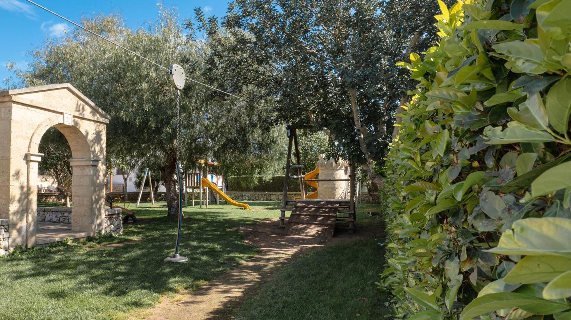 Borgo Specchia Natural Resort Екстер'єр фото