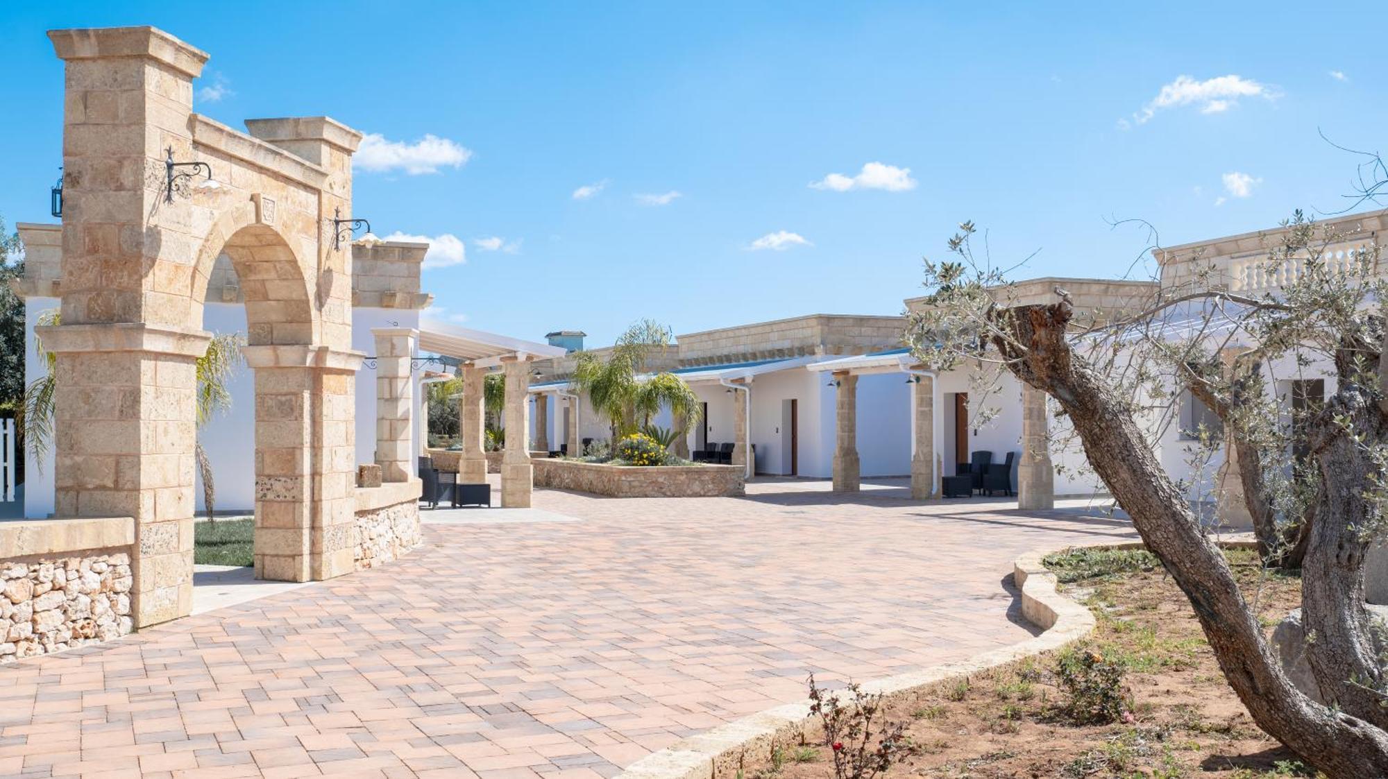 Borgo Specchia Natural Resort Екстер'єр фото